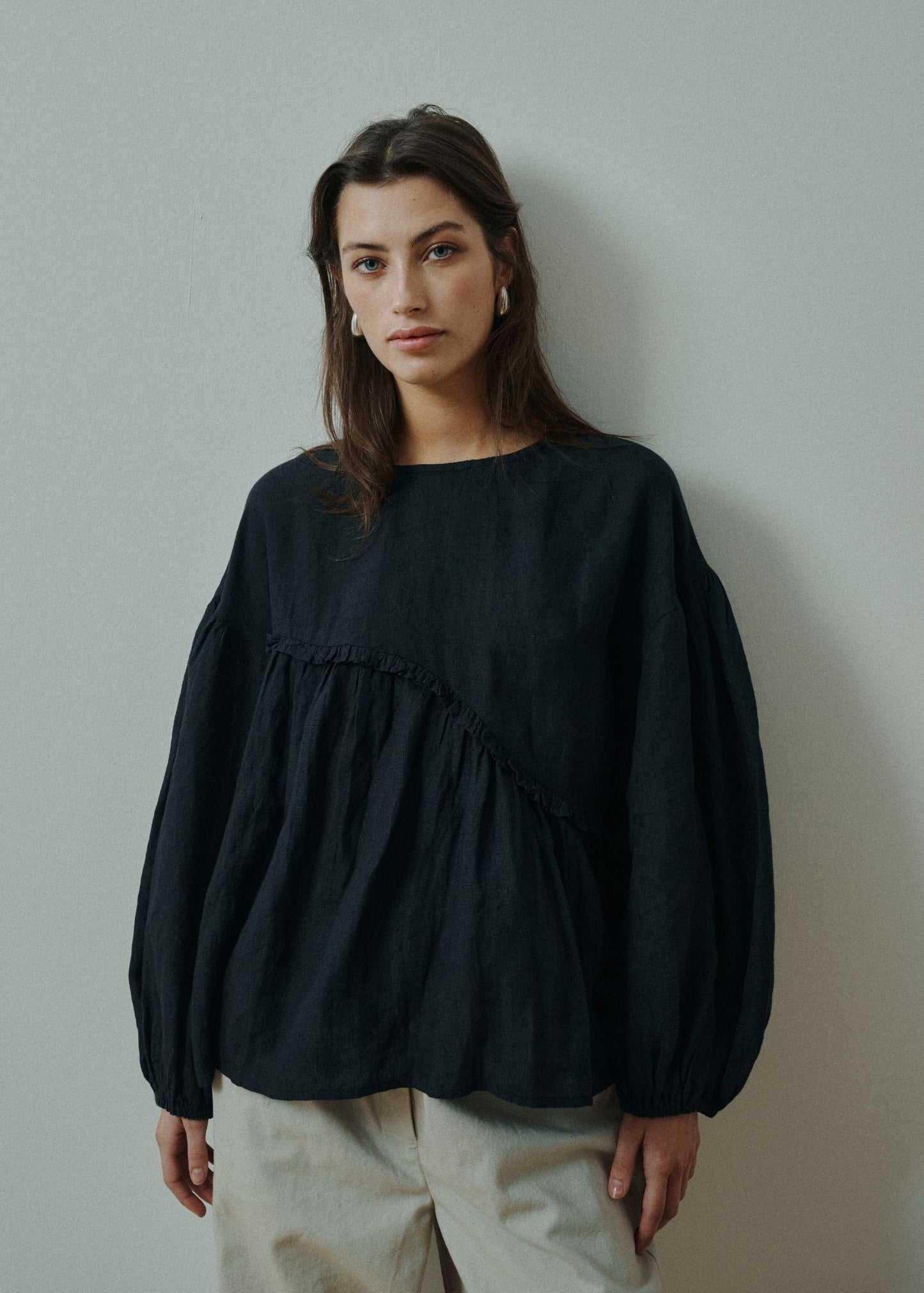 ANNE MI Kaya LS Blouse Black