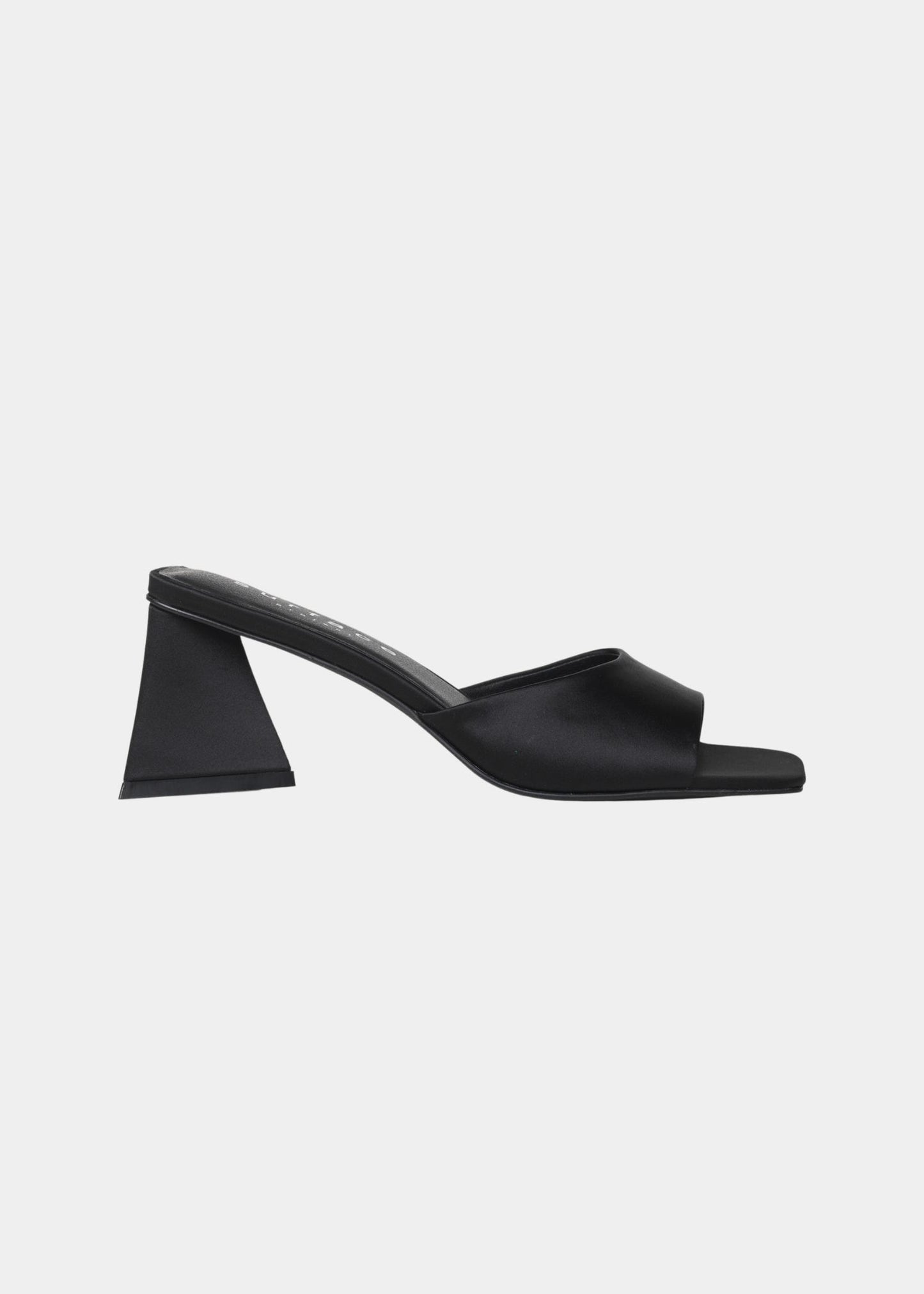 SURFACE PROJECT Square Heeled Sandals