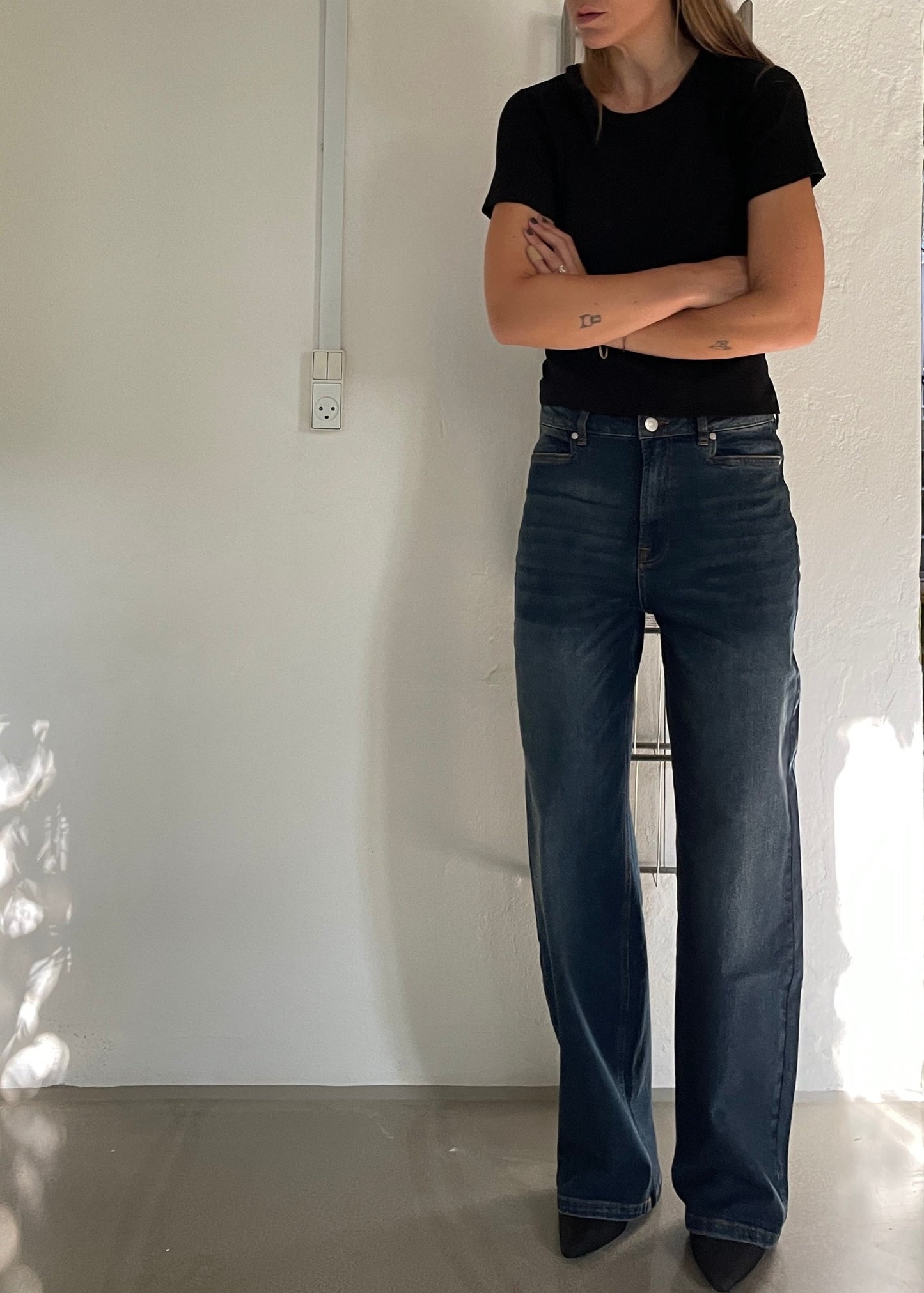 TOMORROW DENIM Kaia Slung Jeans Wash Riverside
